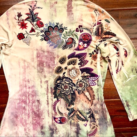 Tryst By Mathew Top Large Floral V Neck 3/4 Sleeve - Picture 5 of 5